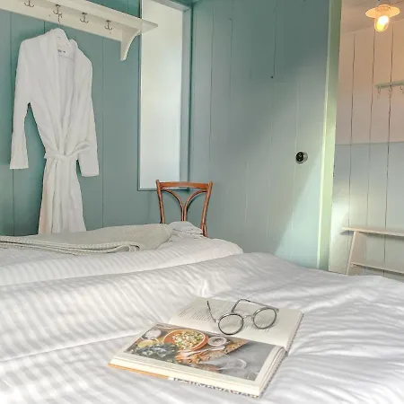 Traumhaff Denkmalgeschuetzter Amalienhof Sauna, Offener Kamin, Hund *