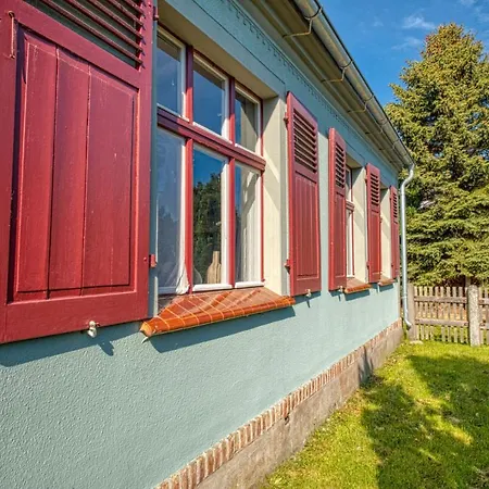 Traumhaff Denkmalgeschuetzter Amalienhof Sauna, Offener Kamin, Hund Holiday home Ahlbeck (Usedom)